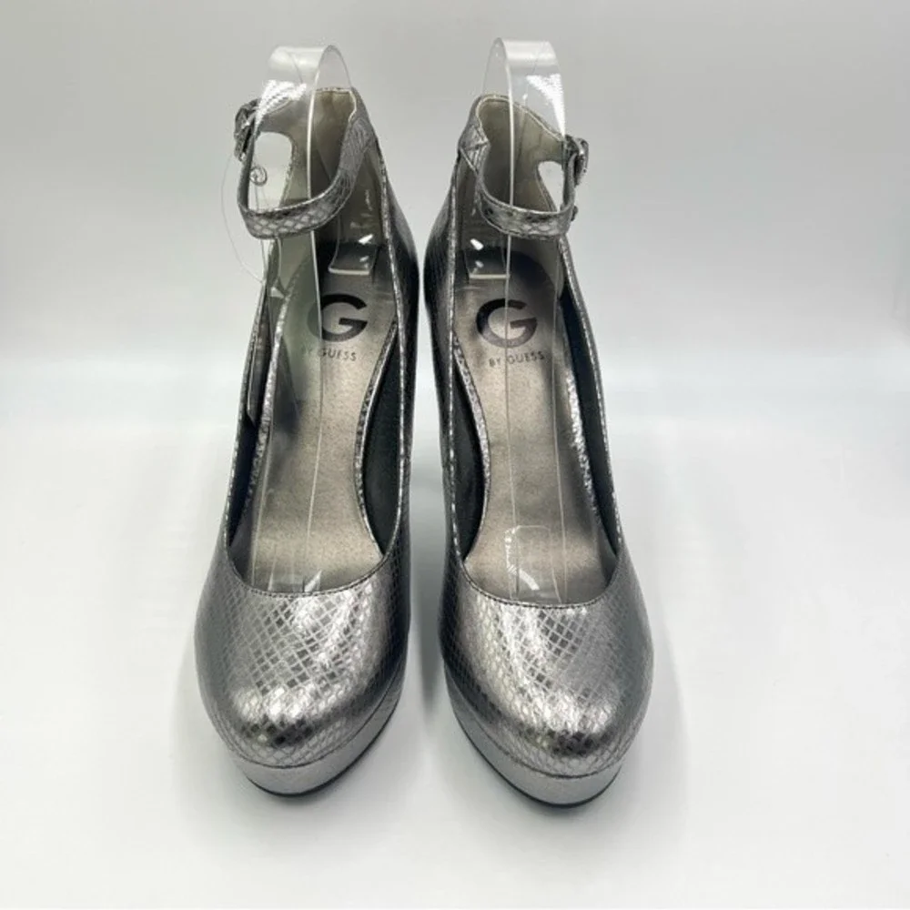 Guess Size 8.5 Silver Faux Vegan Leather‎ Snakeskin Print Platform Heels Pumps